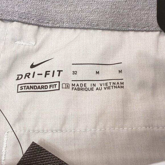 Nike Standard Fit Shorts NEW Mens 32 Gray Flex Waist Zip Close Pockets Golf - Picture 2 of 10